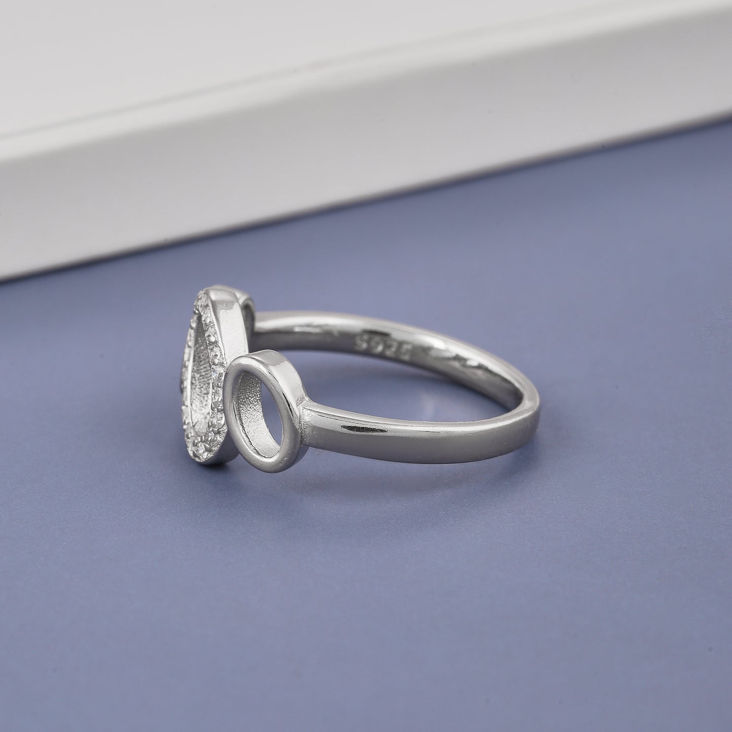 Ladies Oval Shape Ring