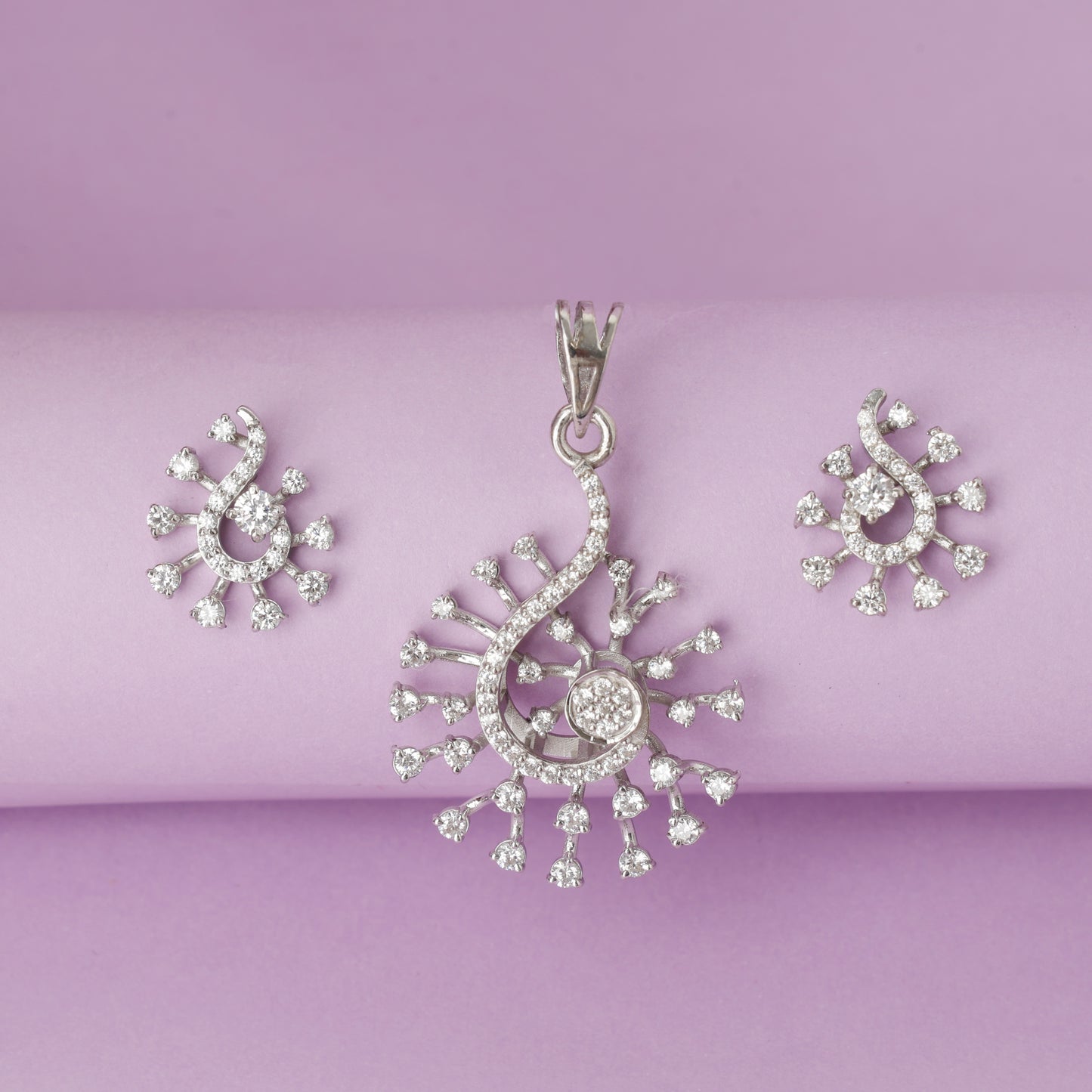 Diamond Delight Chain Pendant