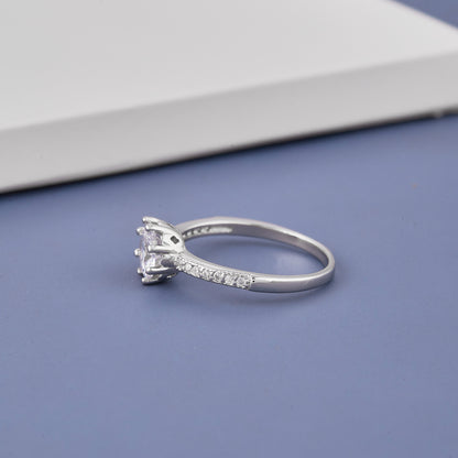 Ladies White Round Stone Diamond Ring