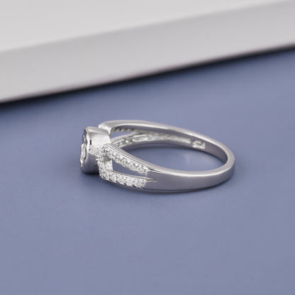 Ladies White Round Stone Diamond Ring