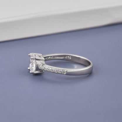 Ladies White Oval One Diamond Ring