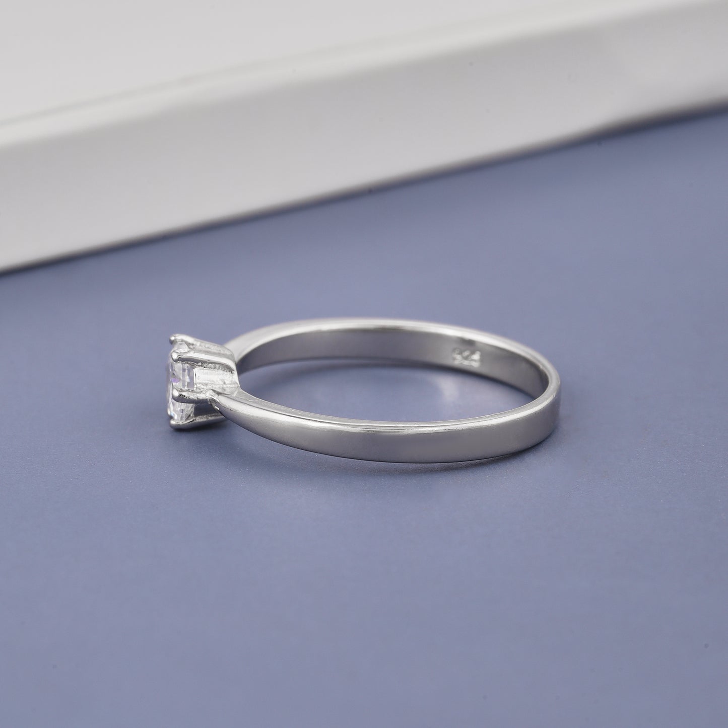 Ladies White Round Stone Diamond Ring