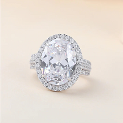 Glamm American Diamond Oval Ring