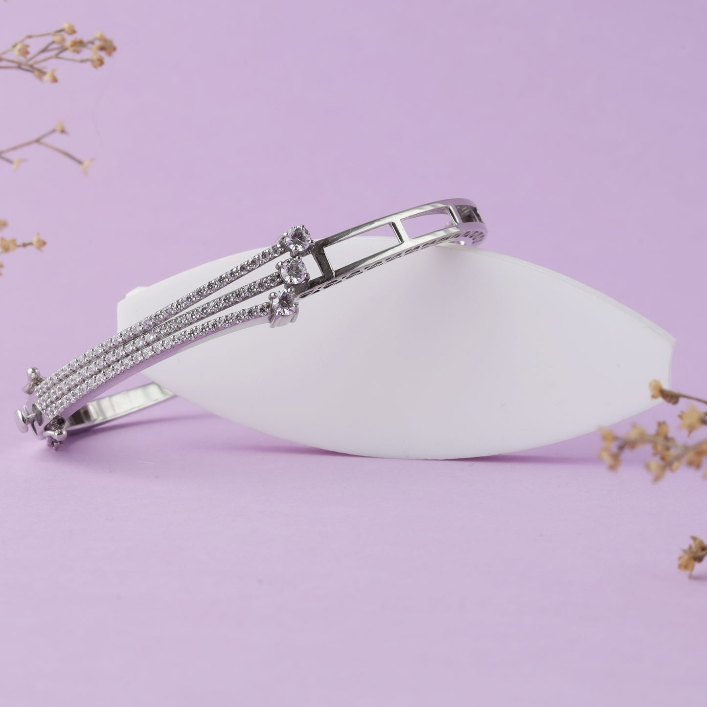 Fashionable Braclate