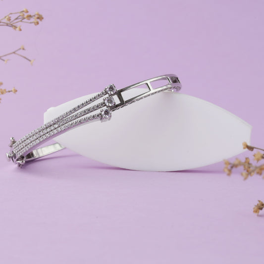 Fashionable Braclate