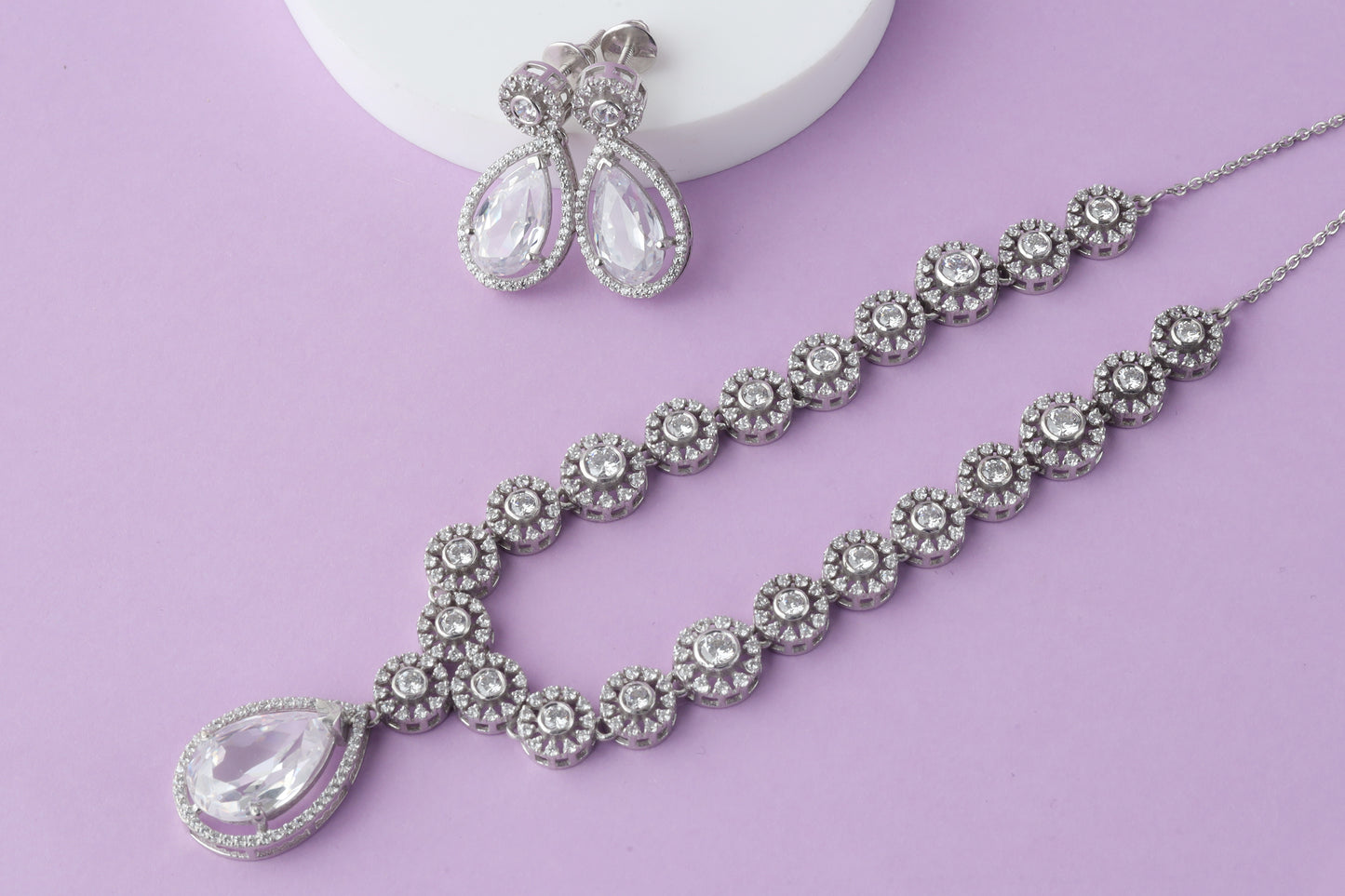 Distinctive Chain Nacklace