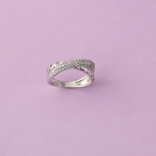 LADIES WHITE ROUNDED RING