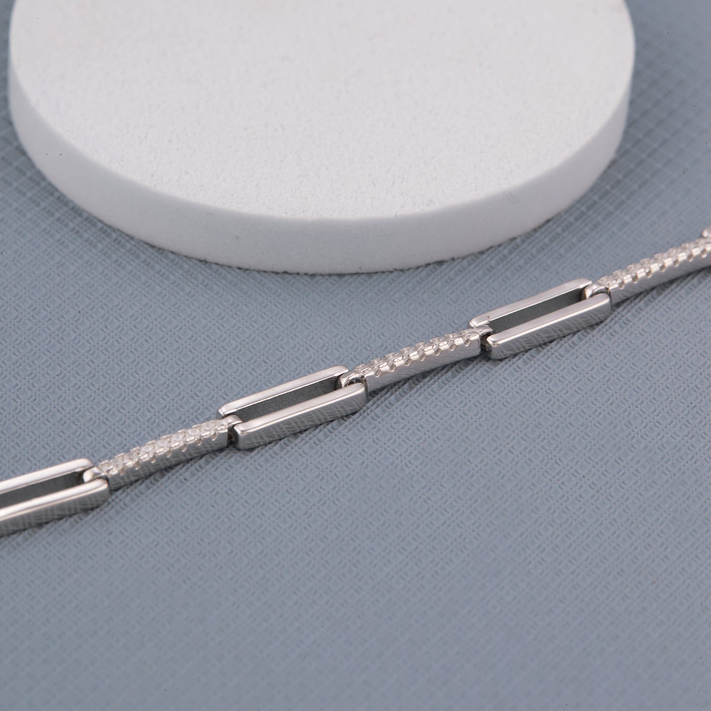 Simple Ladies Bracelate