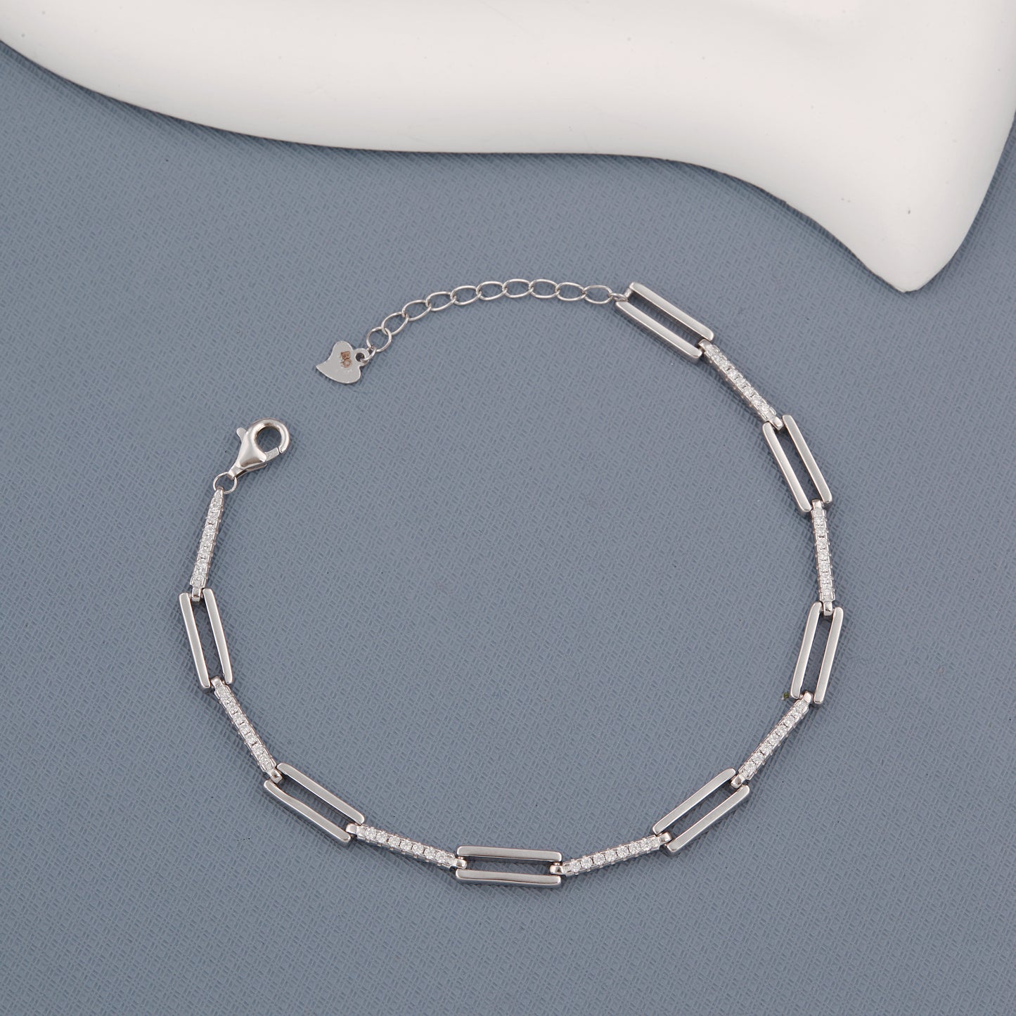 Simple Ladies Bracelate
