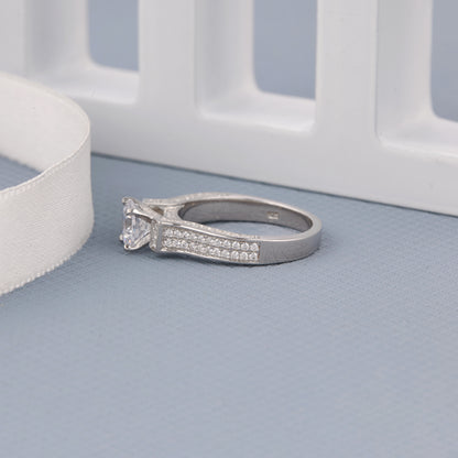 Ladies Solitaire Ring