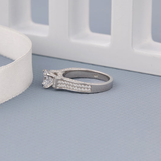 Ladies Solitaire Ring