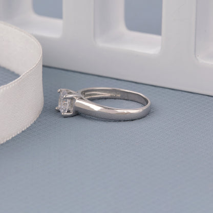 Ladies Solitaire Ring