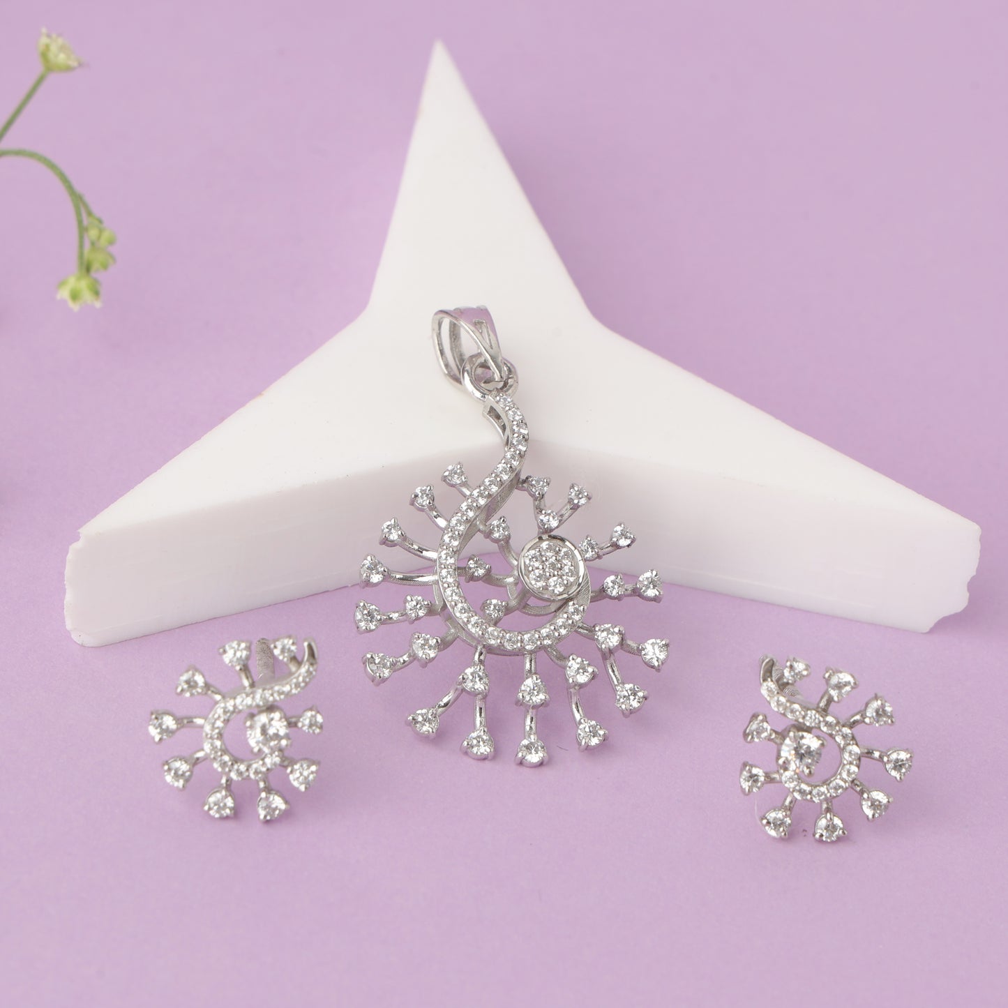 Diamond Delight Chain Pendant